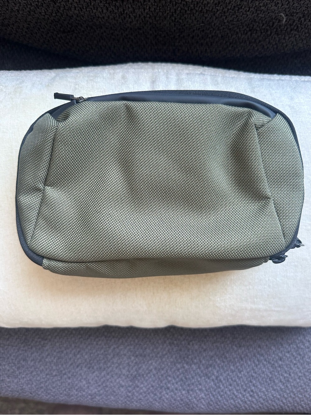 Men's Compact Olive Travel Pouch